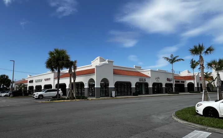 Pictures of Retail property located at 5335 N Military Trl, West Palm Beach, FL 33407 for lease - image #1