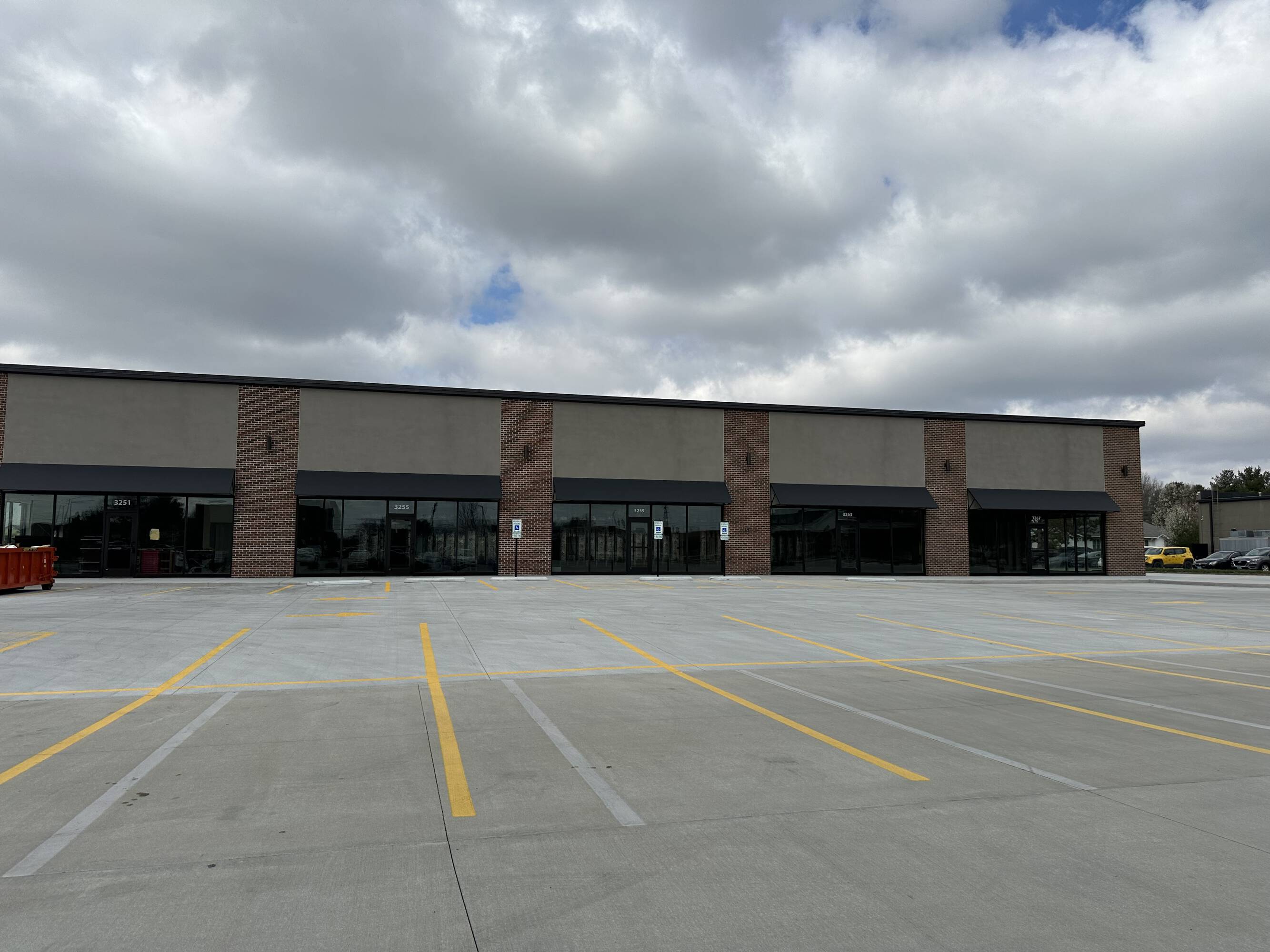 3251 Ginger Creek Dr, Springfield, IL 62711 | Crexi.com
