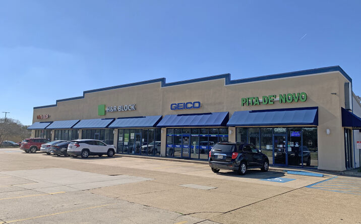 Pictures of Retail property located at 8510 Youree Dr, Shreveport, LA 71115 for lease - image #1