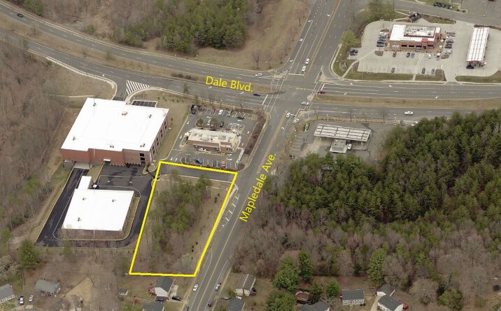 Pictures of Land property located at 13698 Mapledale Ave, Woodbridge, VA 22193 for lease - image #1