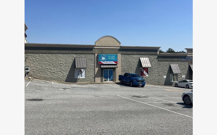 Pictures of Retail, Office, Restaurant property located at 5870 Veterans Pkwy, Columbus, GA 31909 for lease - image #1