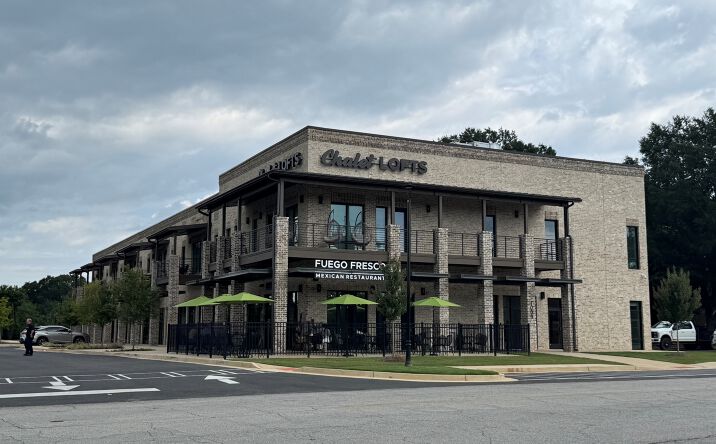Pictures of Retail, Office, Restaurant property located at 1009 Northside Dr, Perry, GA 31069 for lease - image #1