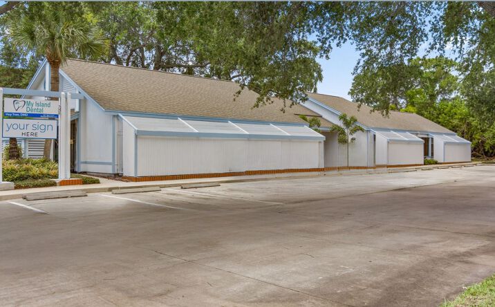 Pictures of Office property located at 195 S Courtenay Pkwy, Merritt Island, FL 32952 for lease - image #1