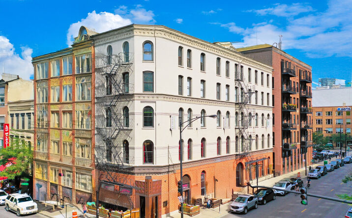 Pictures of Retail, Restaurant property located at 431 N Wells St, Chicago, IL 60654 for lease - image #1