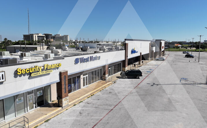 Pictures of Retail property located at 5900 Broadway Avenue J, Galveston, TX 77551 for lease - image #1