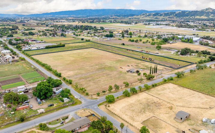 1020 E San Martin Ave, San Martin, CA 95046 | Crexi.com
