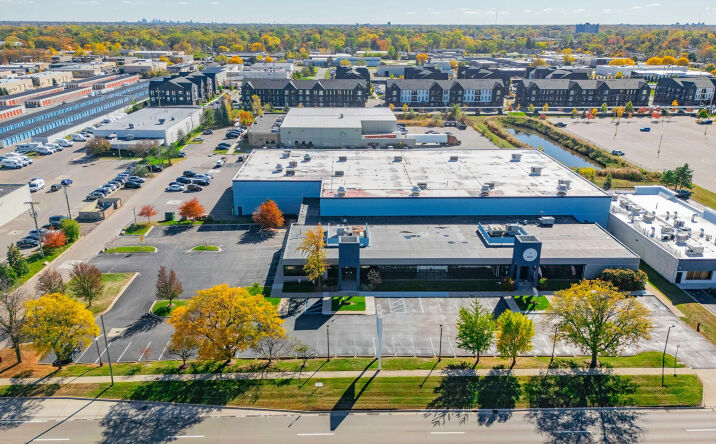 Pictures of Industrial property located at 190-194 E Maple, Troy, MI 48083 for lease - image #1
