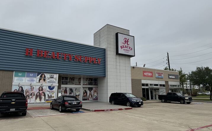 Pictures of Retail property located at 400 W Grand Pkwy S, Katy, TX 77494 for lease - image #1