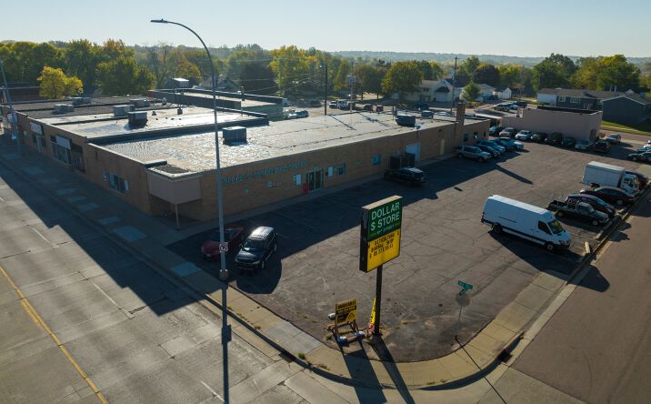 Pictures of Retail property located at 1503 E 10th St, Sioux Falls, SD 57103 for lease - image #1