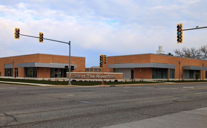 Pictures of Retail property located at 100 N Gilbert St, Danville, IL 61832 for lease - image #1