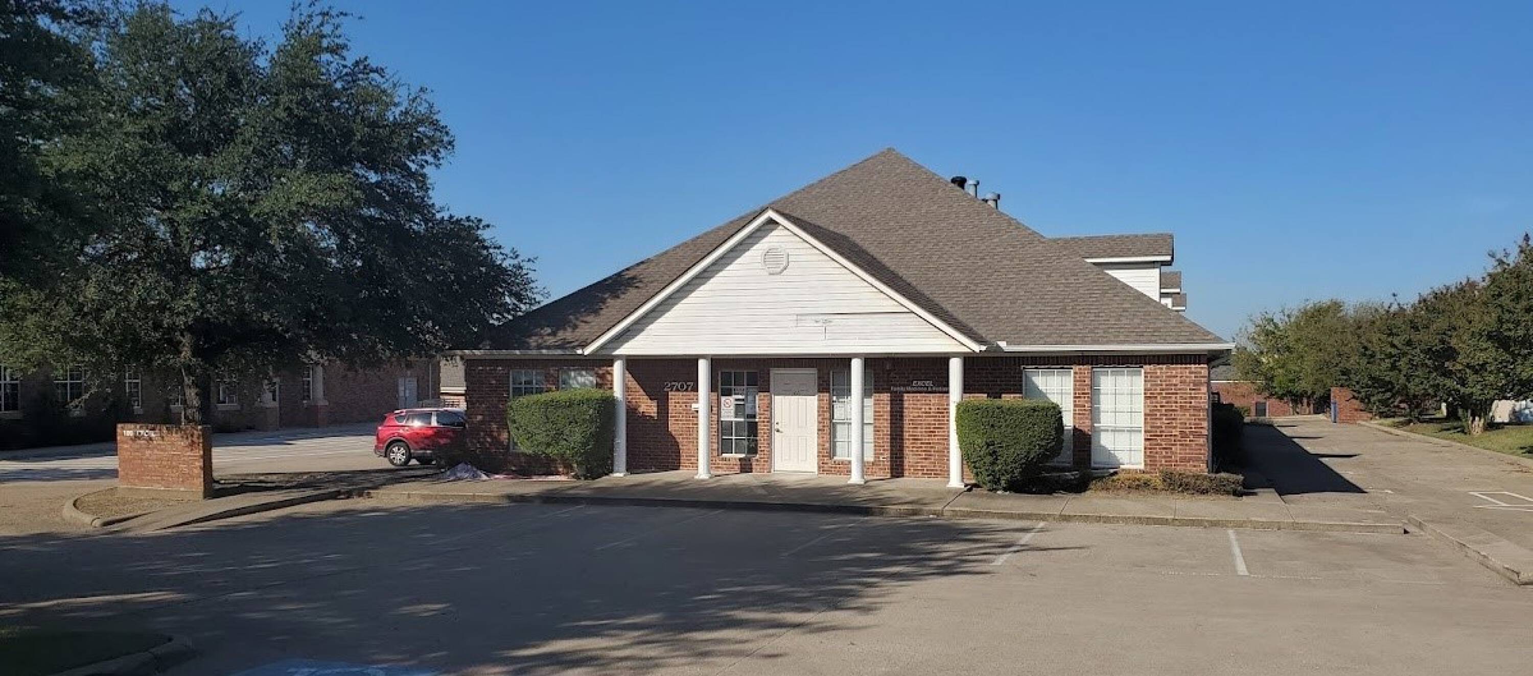 2707 Bolton Boone Dr, DeSoto, TX 75115