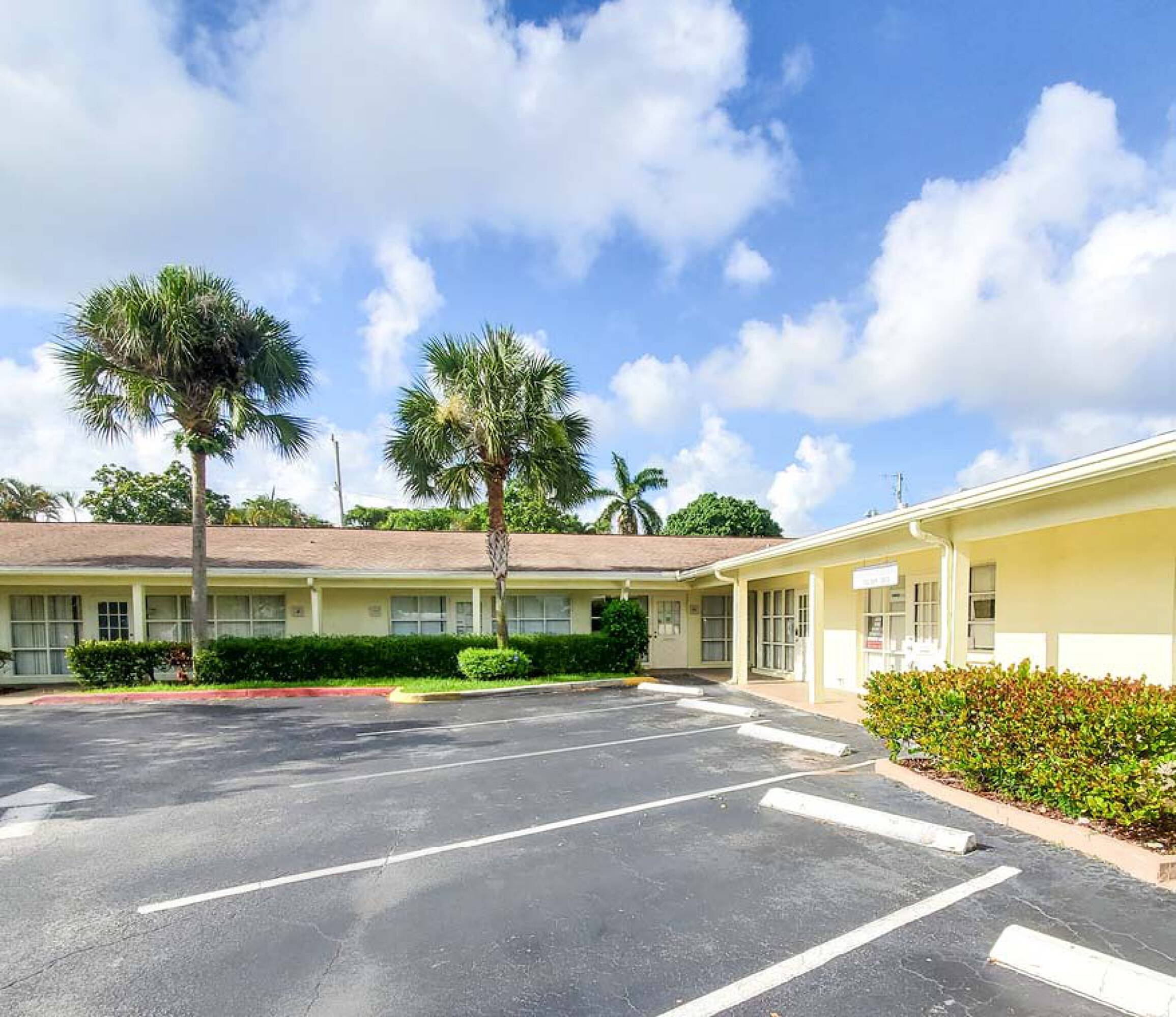 Off Lease Only Broward Location 83 - qmicv7l