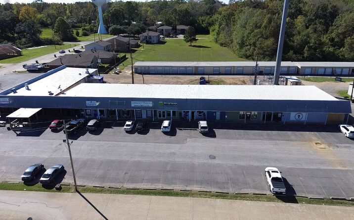 Pictures of Retail, Restaurant property located at 7189 US-61, Saint Francisville, LA 70775 for lease - image #1