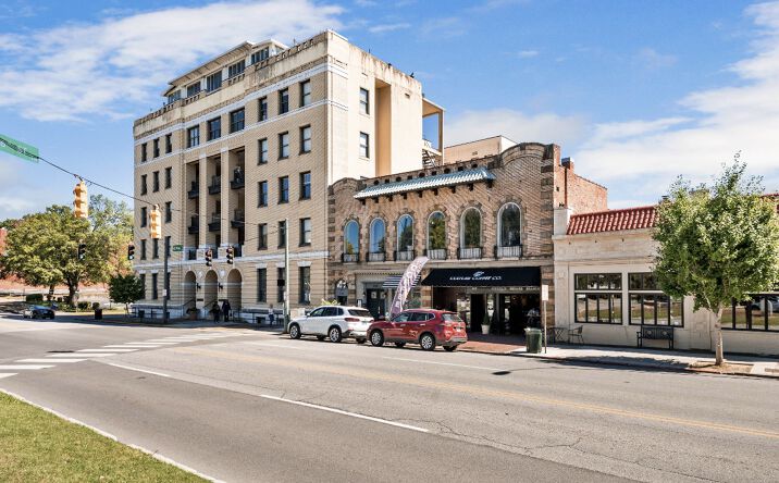 Pictures of Retail, Office property located at 606 Georgia Ave, Chattanooga, TN 37402 for lease - image #1