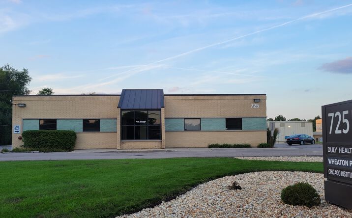 Pictures of Office property located at 725 W Fabyan Pkwy, Batavia, IL 60510 for lease - image #1