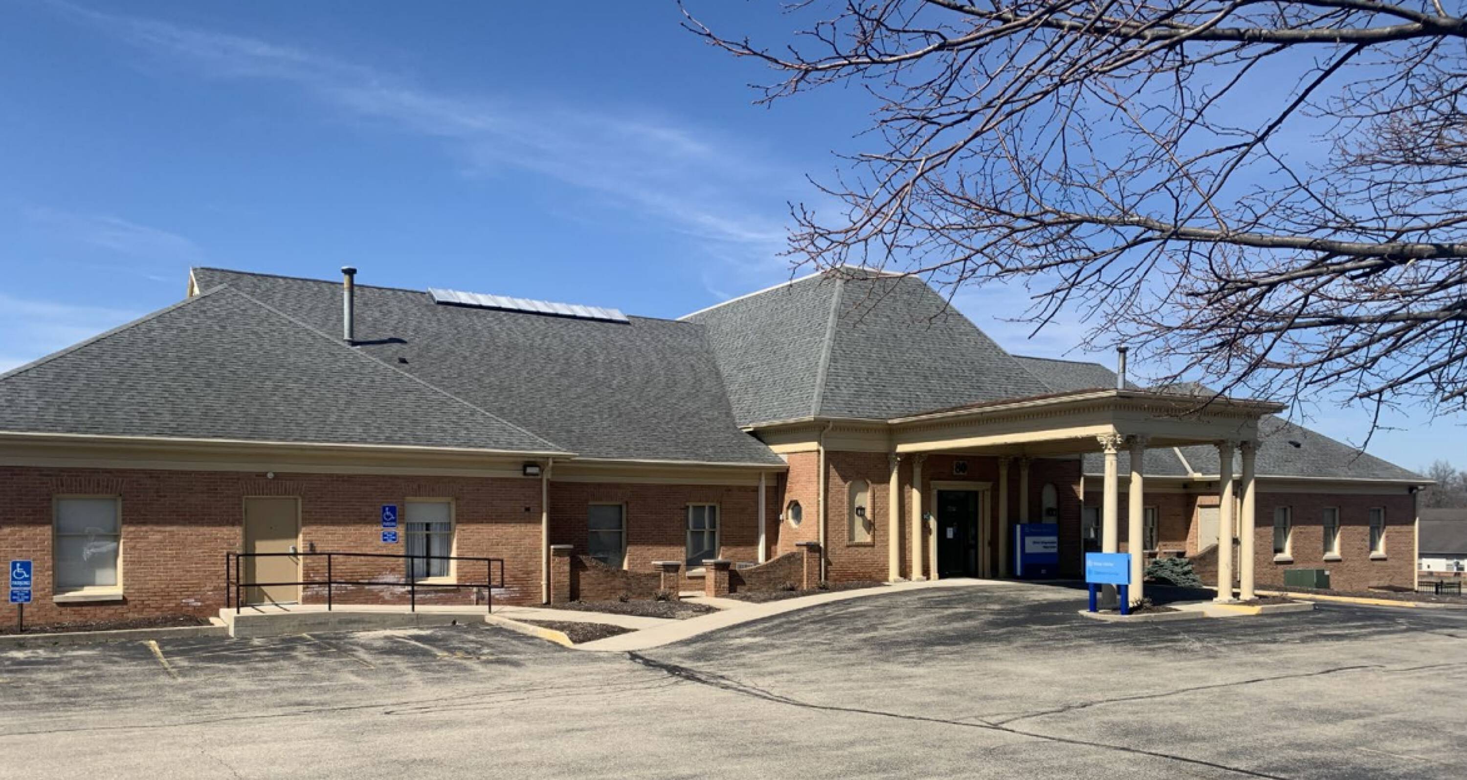 80 E Woodbury Dr, Dayton, OH 45415