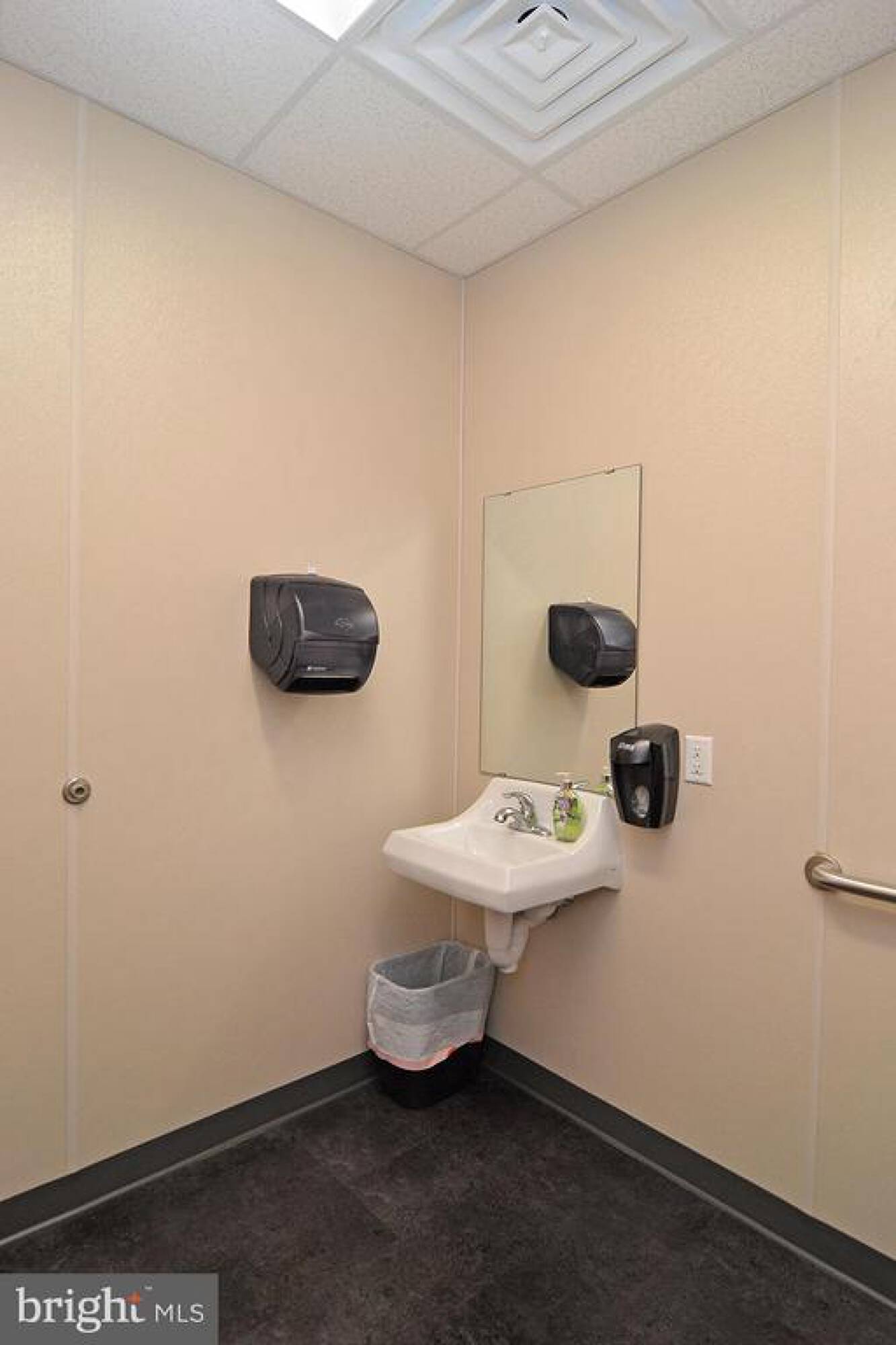 1060 Old Bernville Rd, Reading, PA 19605