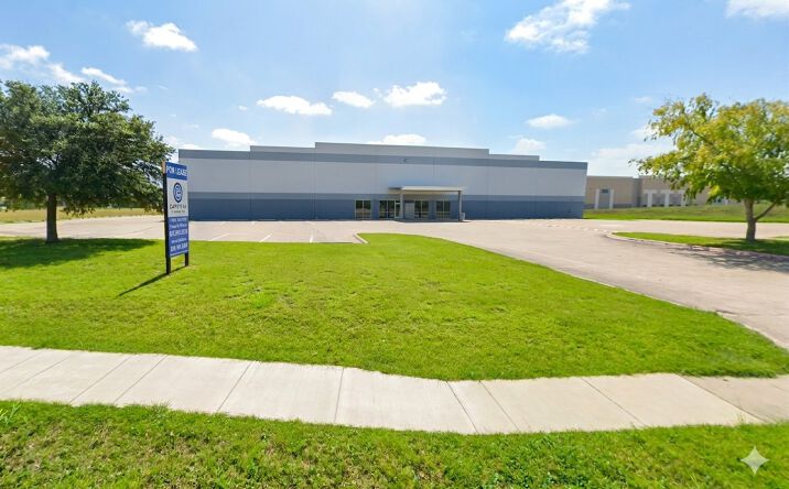 Pictures of Office, Industrial, Special Purpose property located at 7003 S Cooper St, Arlington, TX 76001 for lease - image #1