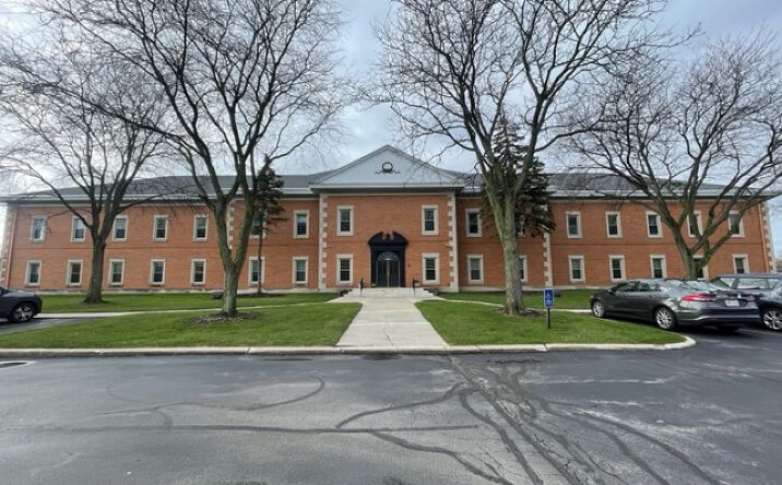 Pictures of Office property located at 5555 Airport Hwy, Toledo, OH 43615 for lease - image #1