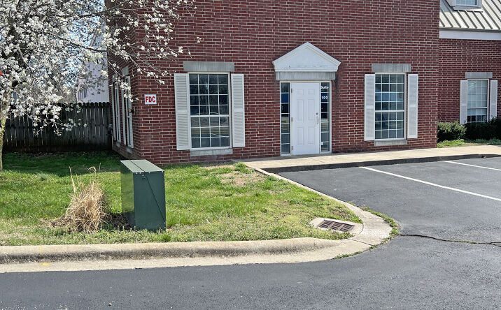 Pictures of Retail property located at 2424 S Campbell Ave, Suite 100, Springfield, MO 65807 for lease - image #1