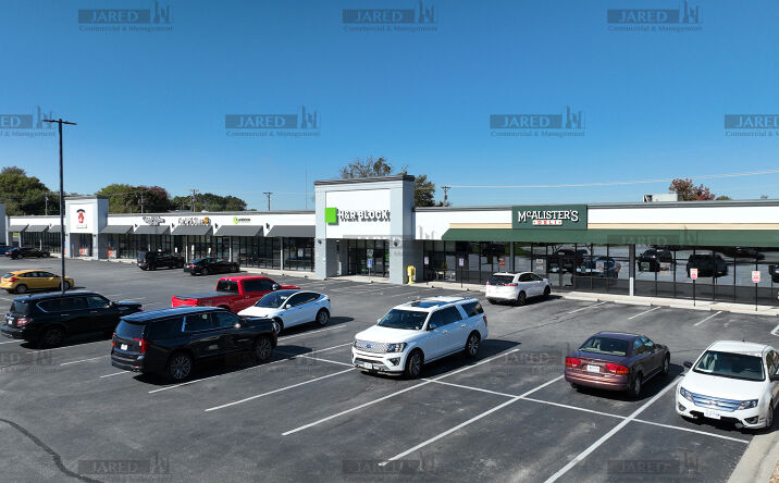 Pictures of Retail property located at 542 E Harrison St, Republic, MO 65738 for lease - image #1