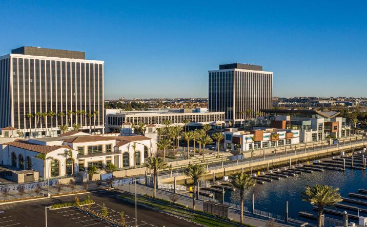 Pictures of Office, Restaurant property located at 4655 Admiralty Way, Marina del Rey, CA 90292 for lease - image #1