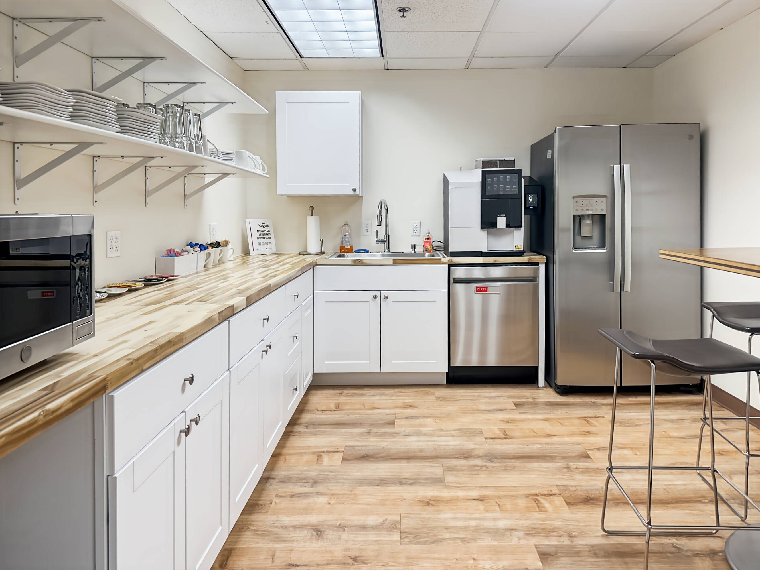 3125882