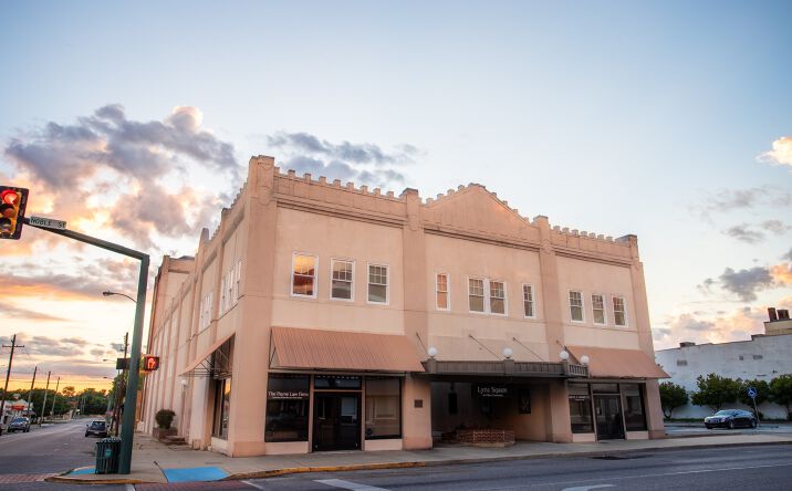 Pictures of Retail, Office property located at 1302 Noble St, Anniston, AL 36201 for lease - image #1