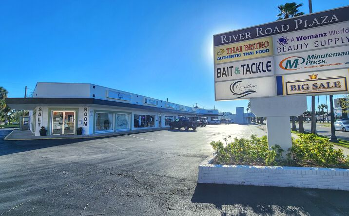 Pictures of Retail property located at 5424 Main St, NEW PRT RCHY, FL 34652 for lease - image #1