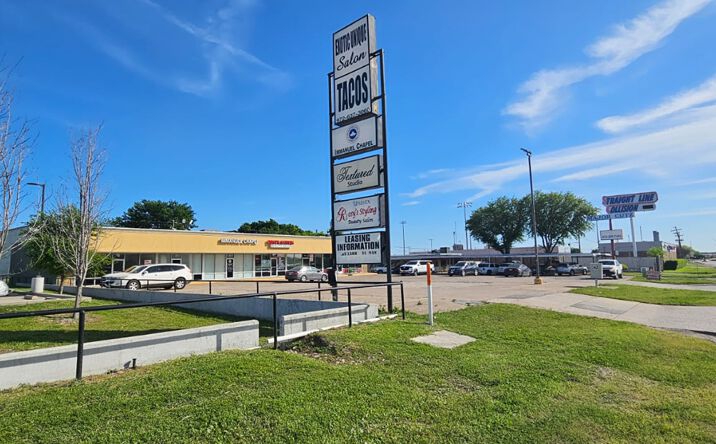 Pictures of Retail property located at 244 S Hwy 67, Cedar Hill, TX 75104 for lease - image #1