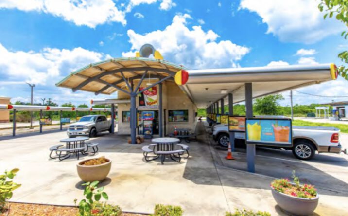 Pictures of Restaurant property located at 6767 W Port Arthur Rd, Port Arthur, TX 77640 for lease - image #1