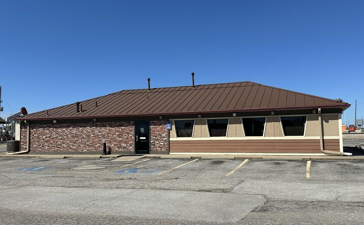 2423 W Central Ave, El Dorado, KS 67042 | Crexi.com