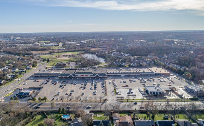 Pictures of Retail property located at 115 W Irving Park Rd, Streamwood, IL 60107 for lease - image #1
