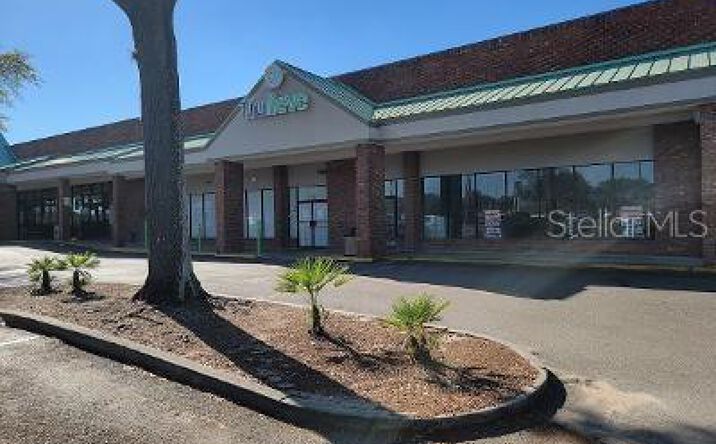 Pictures of Retail property located at 1927 SW College Rd, Ocala, FL 34471 for lease - image #1