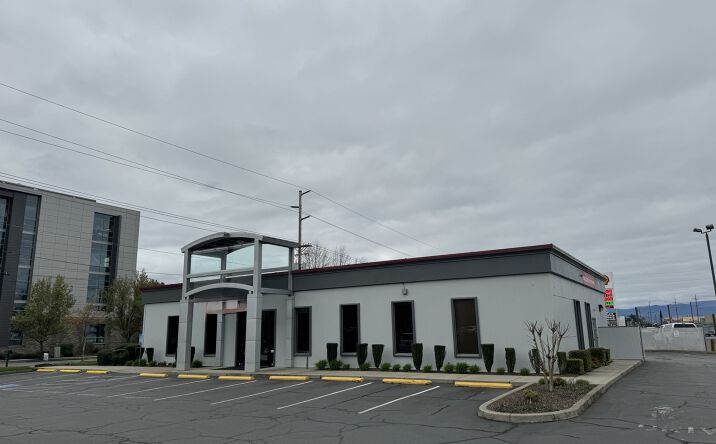 Pictures of Office property located at 590 Union Ave, Grants Pass, OR 97527 for lease - image #1