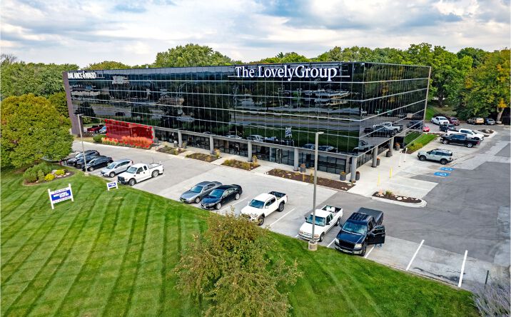 Pictures of Office property located at 14748 W Center Rd, Omaha, NE 68144 for lease - image #1