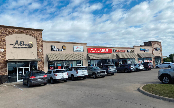 Pictures of Retail property located at 661 E. Main St., Midlothian, TX 76065 for lease - image #1