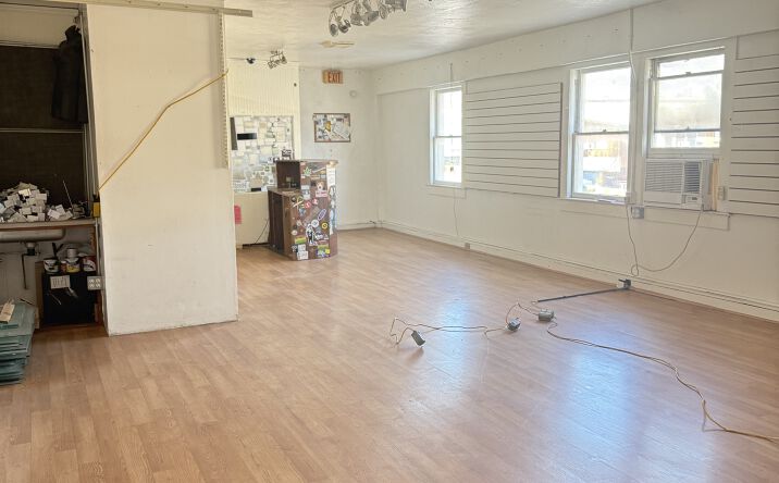 Pictures of Retail, Office, Special Purpose property located at 2239 S King St, Honolulu, HI 96826 for lease - image #1