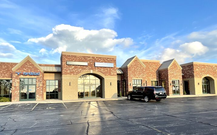 Pictures of Retail, Office property located at 821 S Huron Rd, Green Bay, WI 54311 for lease - image #1