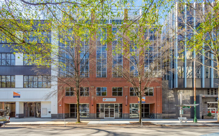 Pictures of Office property located at 811 Broad St, Chattanooga, TN 37402 for lease - image #1