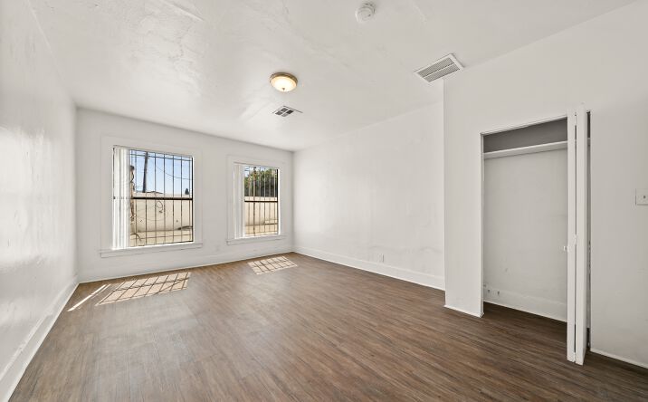 Pictures of Office, Special Purpose property located at 802 N Avalon Blvd, Los Angeles, CA 90744 for lease - image #1