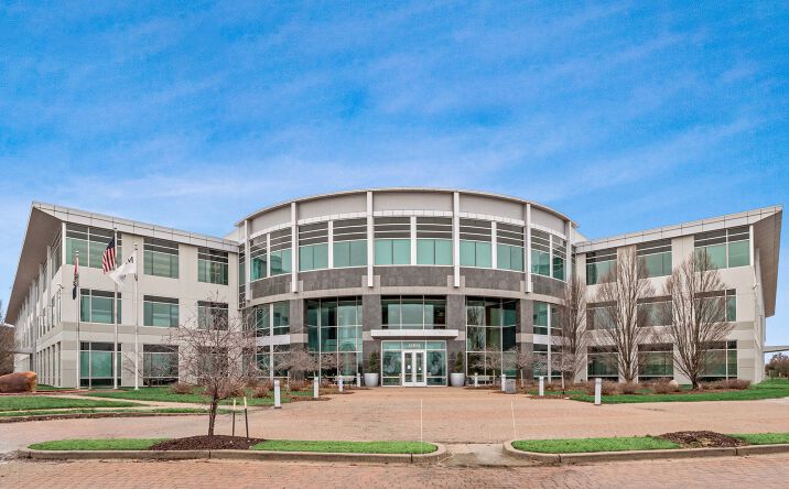 Pictures of Retail property located at 14100 Magellan Plaza, Maryland Heights, MO 63043 for sales - image #1