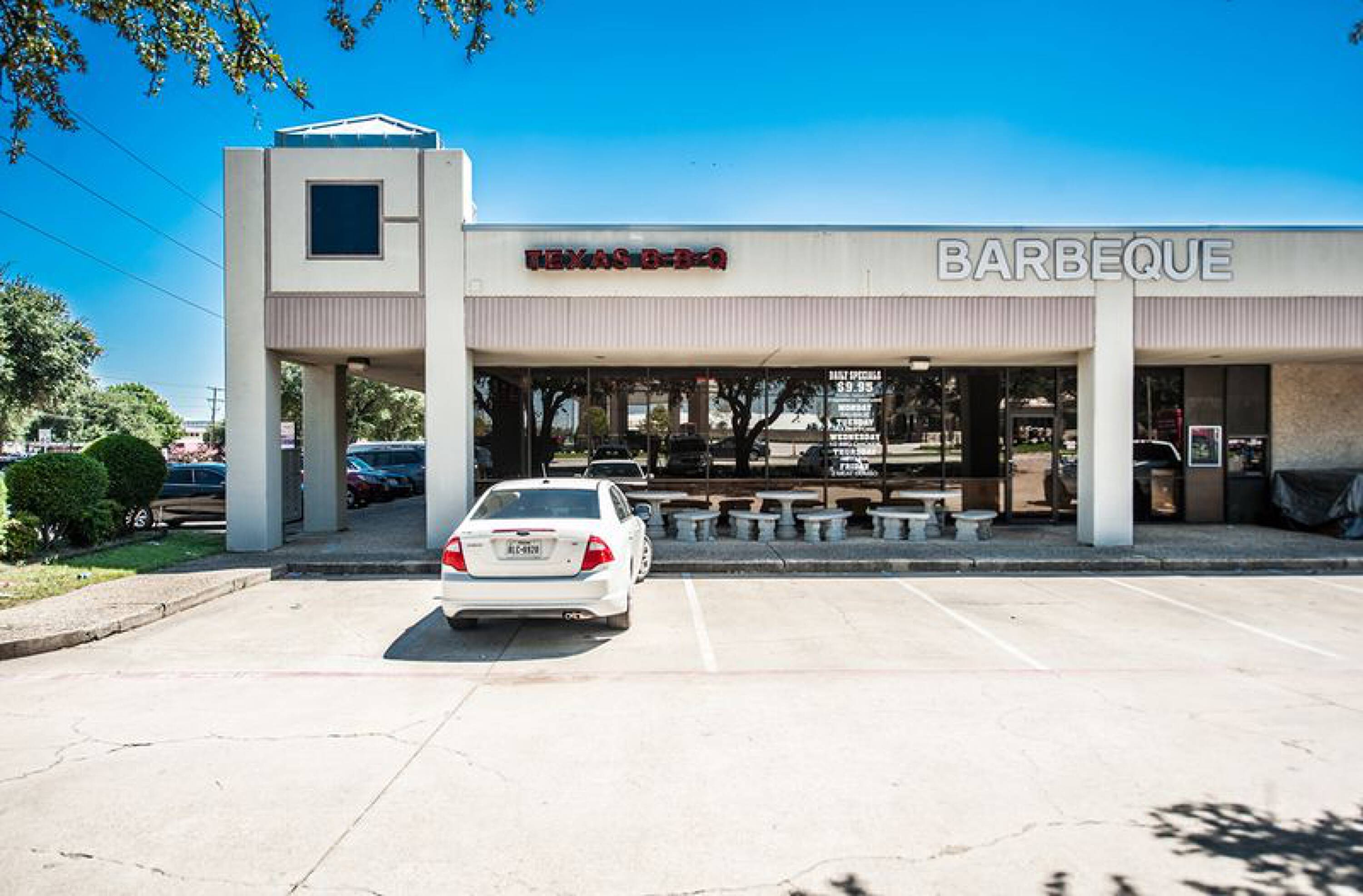 800 East Arapaho Road, Richardson, TX 75081