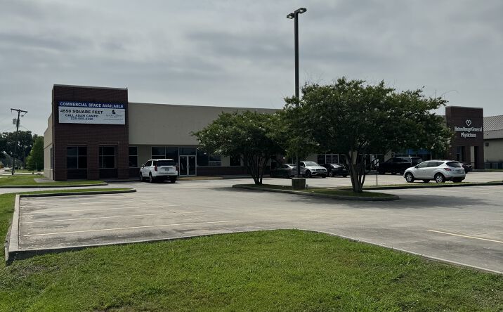 Pictures of Retail property located at 4443 LA-1, Port Allen, LA 70767 for lease - image #1