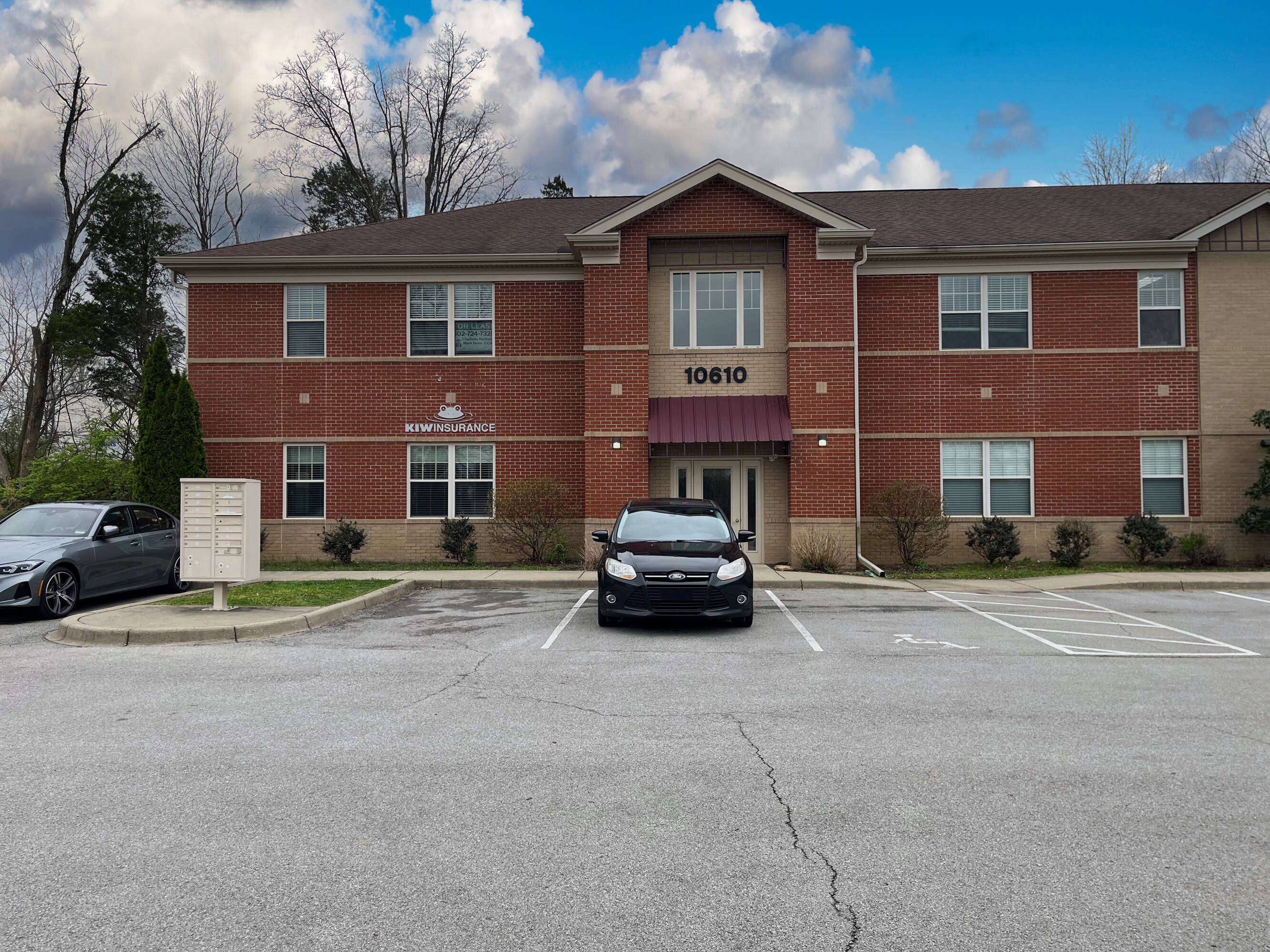 10610 Watterson Center Ct, Jeffersontown, KY 40299 | Crexi.com