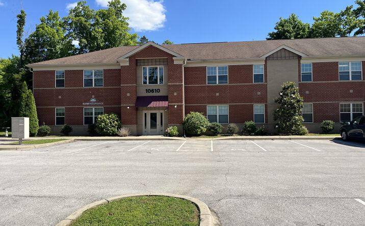 Pictures of Office property located at 10610 Watterson Center Ct, Louisville, KY 40299 for lease - image #1