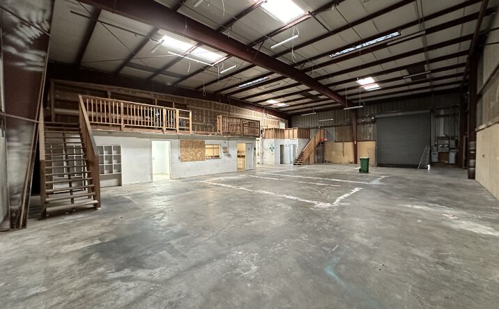 Pictures of Industrial property located at 2501 Jennings St, SF, CA 94124 for lease - image #1
