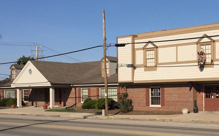 Pictures of Office property located at 300 Cottonwood Ave, Hartland, WI 53029 for lease - image #1