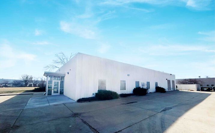 Pictures of Office, Industrial, Special Purpose property located at 10740 NW Aurora Ave., Urbandale, IA 50322 for lease - image #1