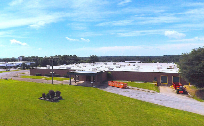 Pictures of Industrial property located at 544 Winfield Cir, Hartwell, GA 30643 for lease - image #1